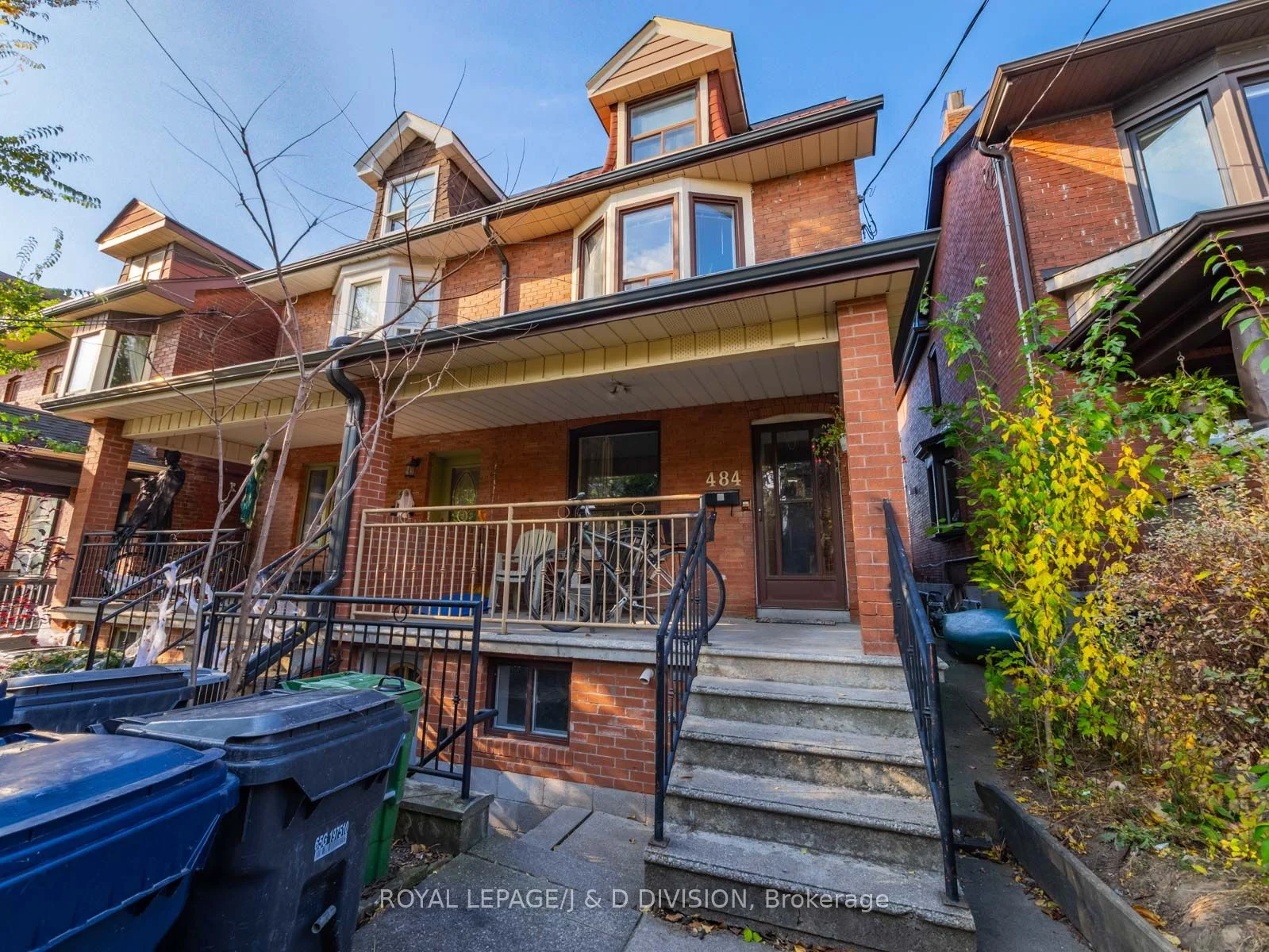 Triplex in Toronto