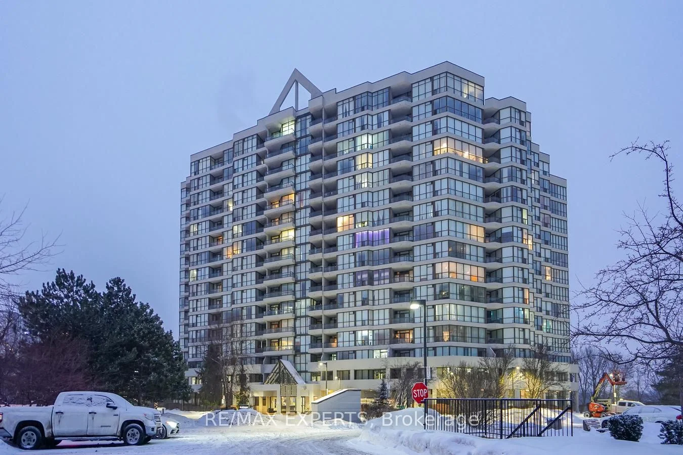 1 Rowntree Road 505, Toronto W10, ON M9V 5G9