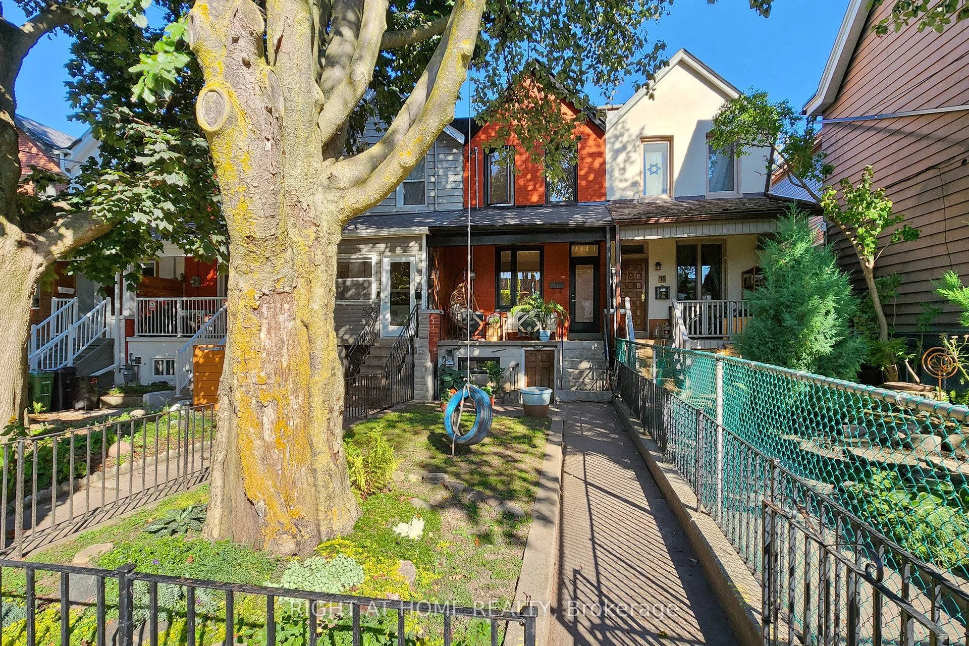 50 Pendrith Street, Toronto W02, ON M6G 1R7