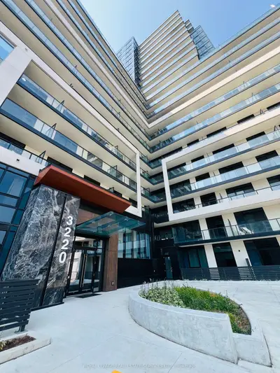 Common Element Condo in Oakville