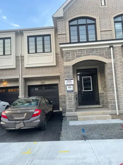Att/Row/Townhouse in Milton