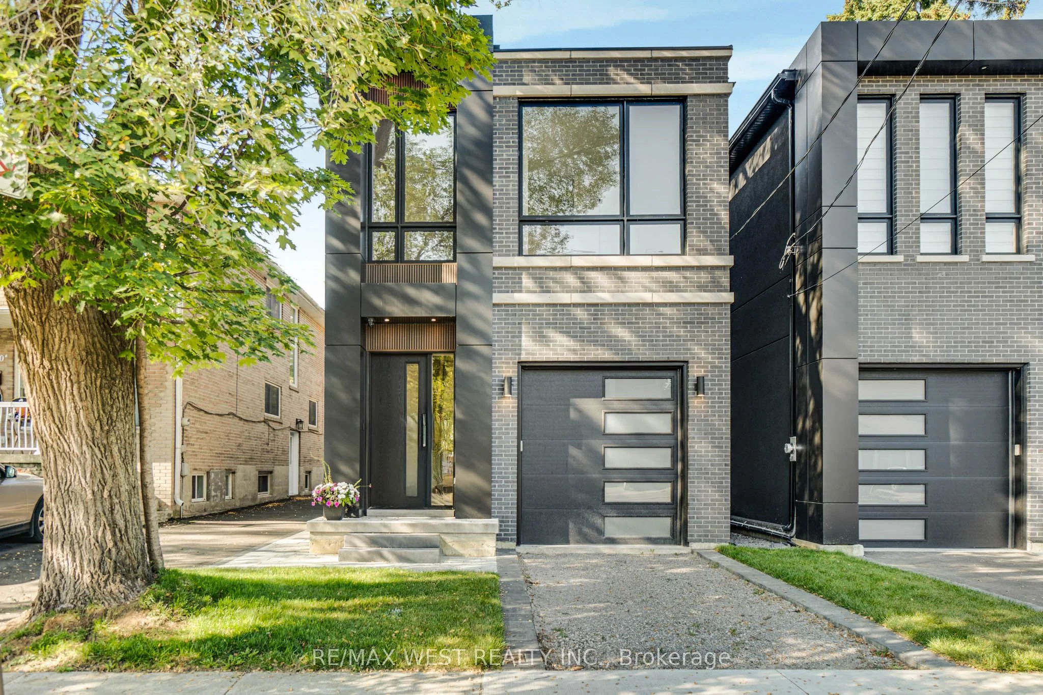 12A Foch Avenue, Toronto W06, ON M8W 3X1