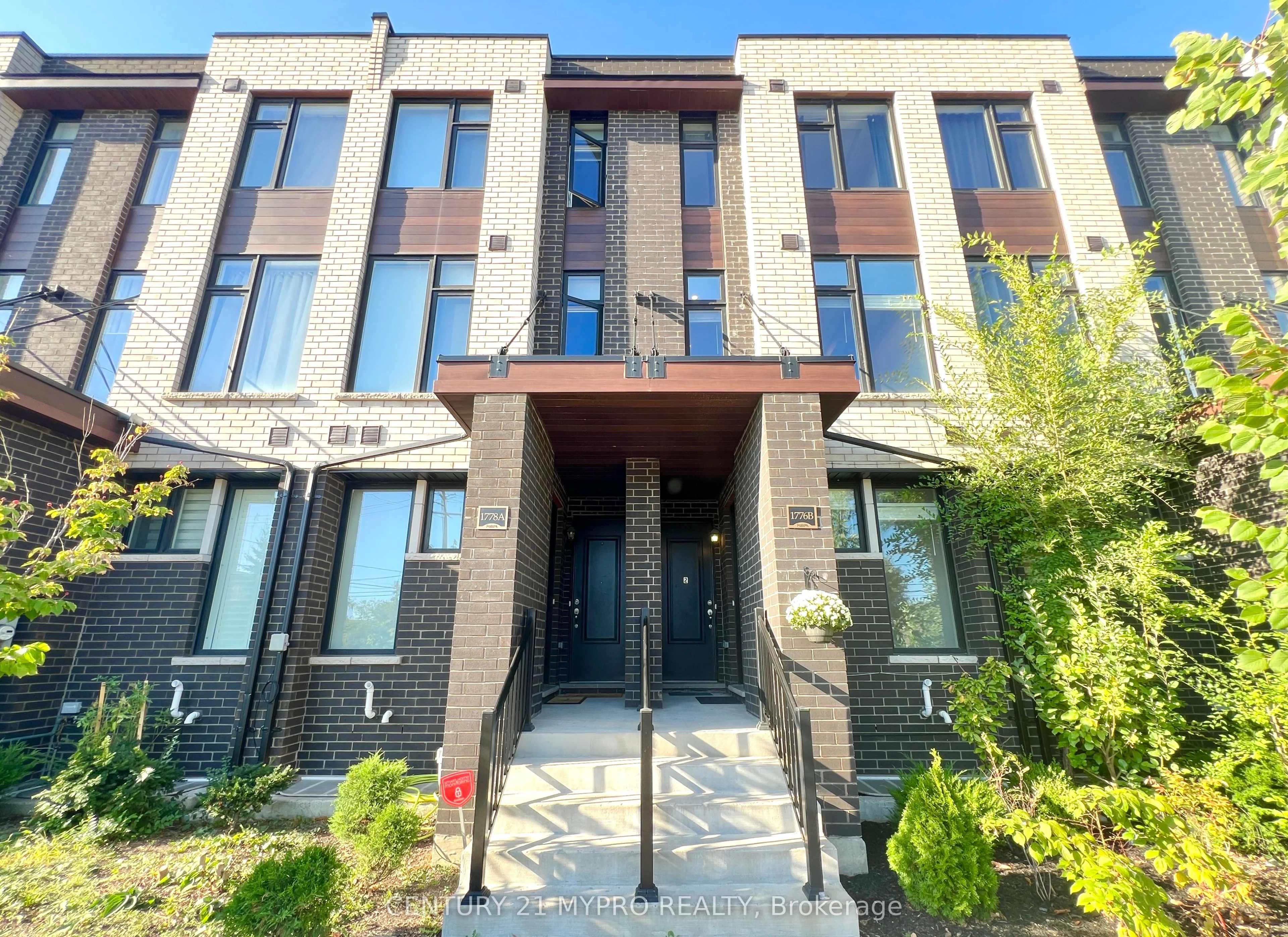 1776 Lawrence Avenue W, Toronto W04, ON M6L 1C7
