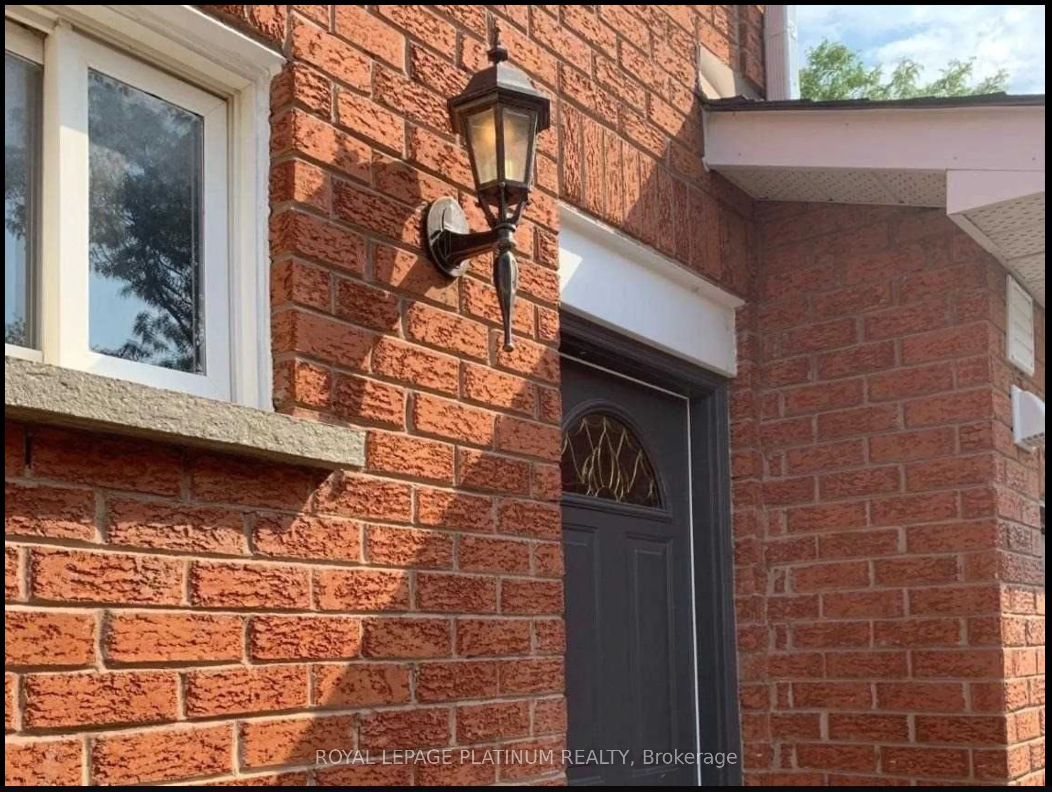 1540 Manorbrook Crt. 3BR Legal Basement, Mississauga, ON L5M 4A8
