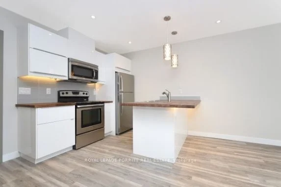 3411 Lake Shore Boulevard W 3, Toronto W06, ON M8W 1N2
