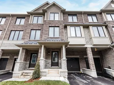 Att/Row/Townhouse in Brampton