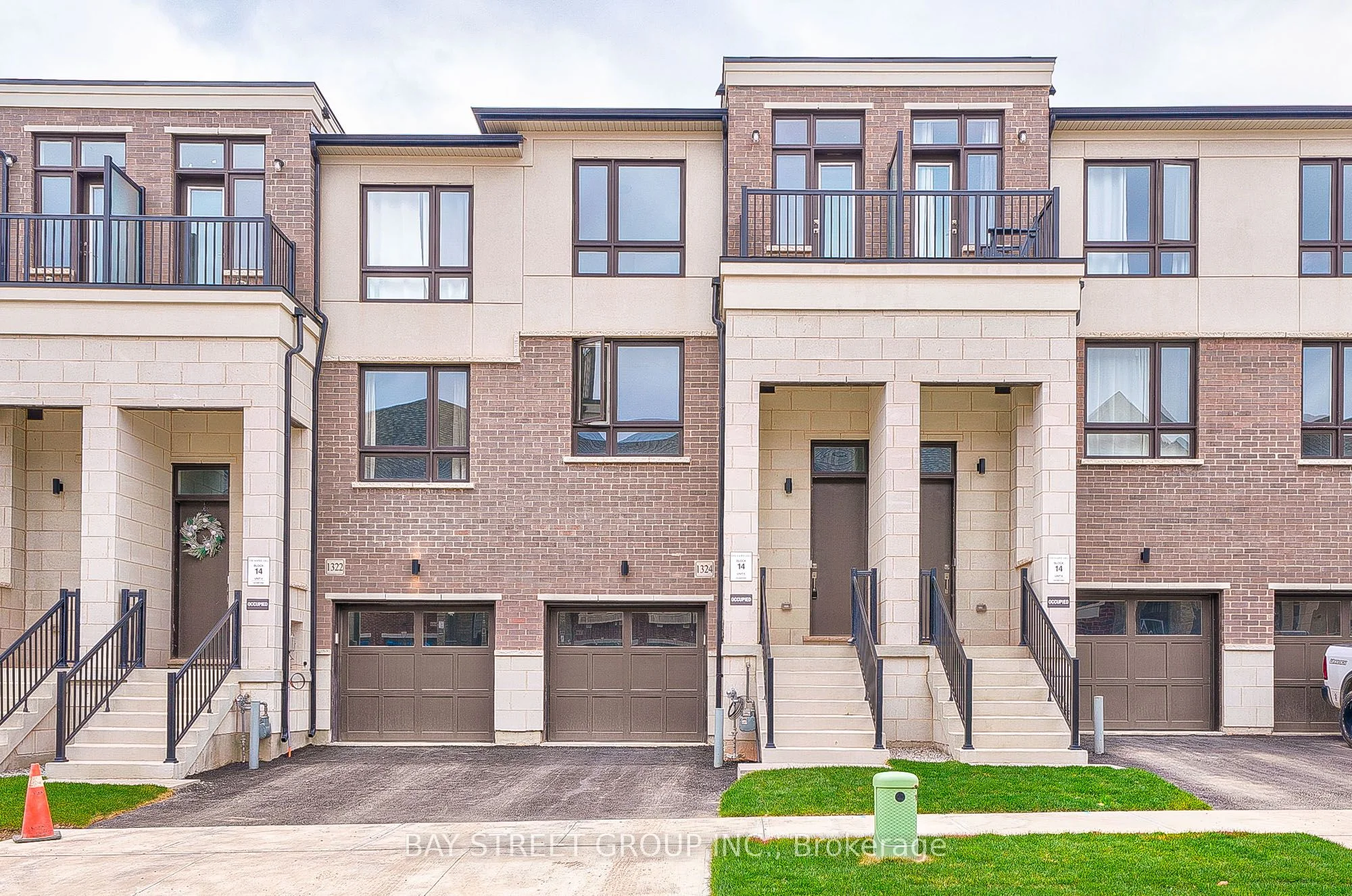1324 KANIV Street, Oakville, ON L6M 5R3