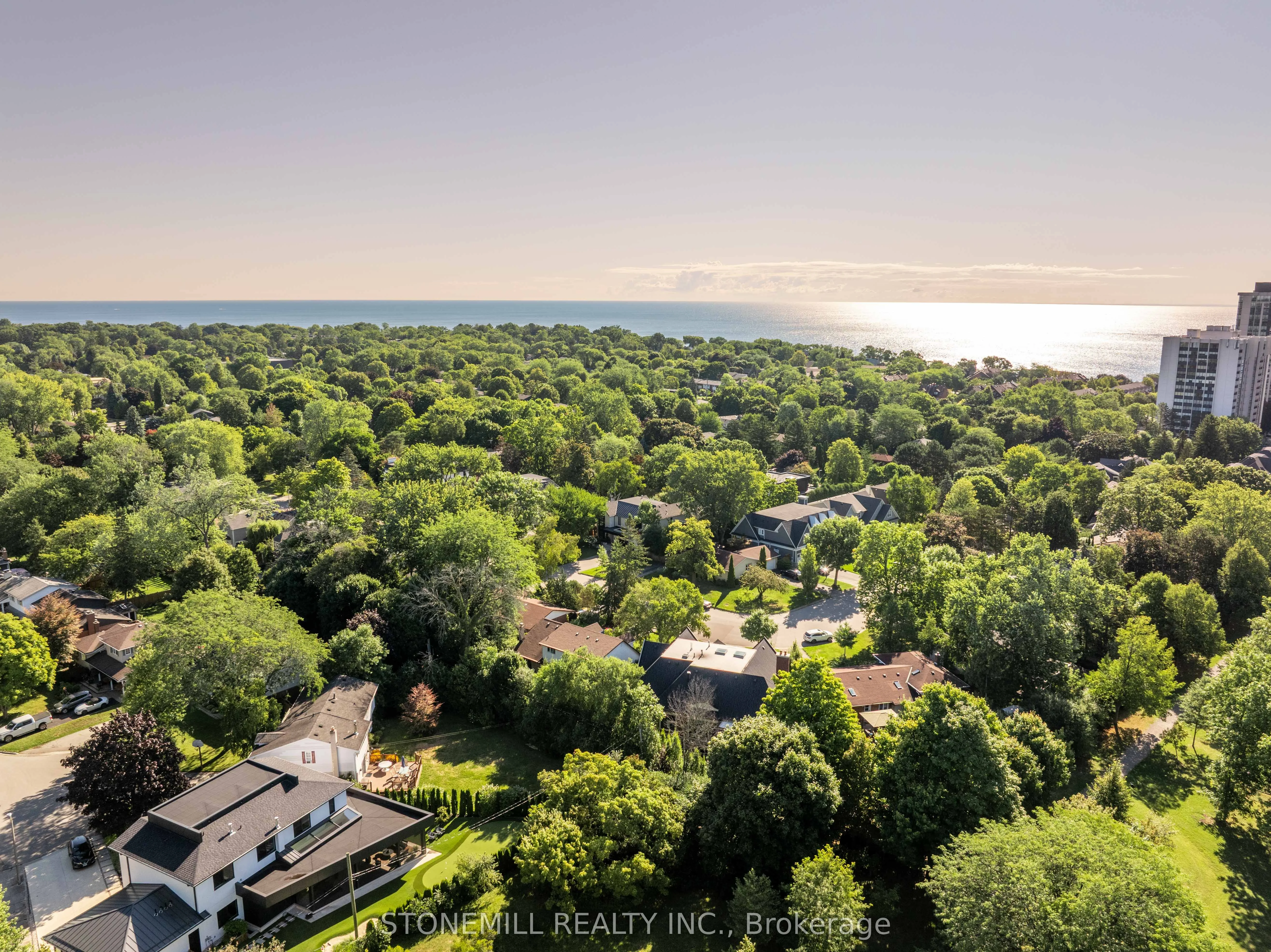 144 Ulster Drive, Oakville, ON L6L 3P2