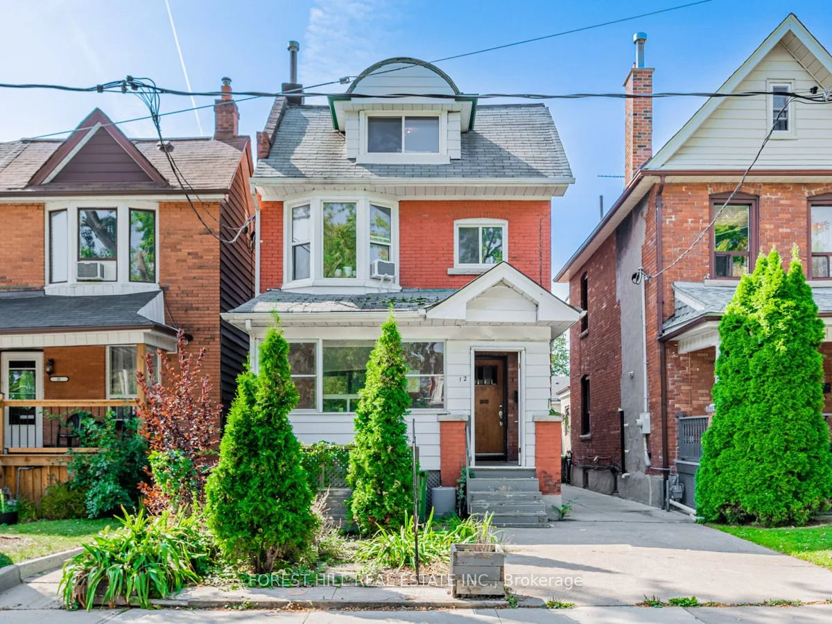 12 Salem Avenue 3, Toronto W02, ON M6H 3C1