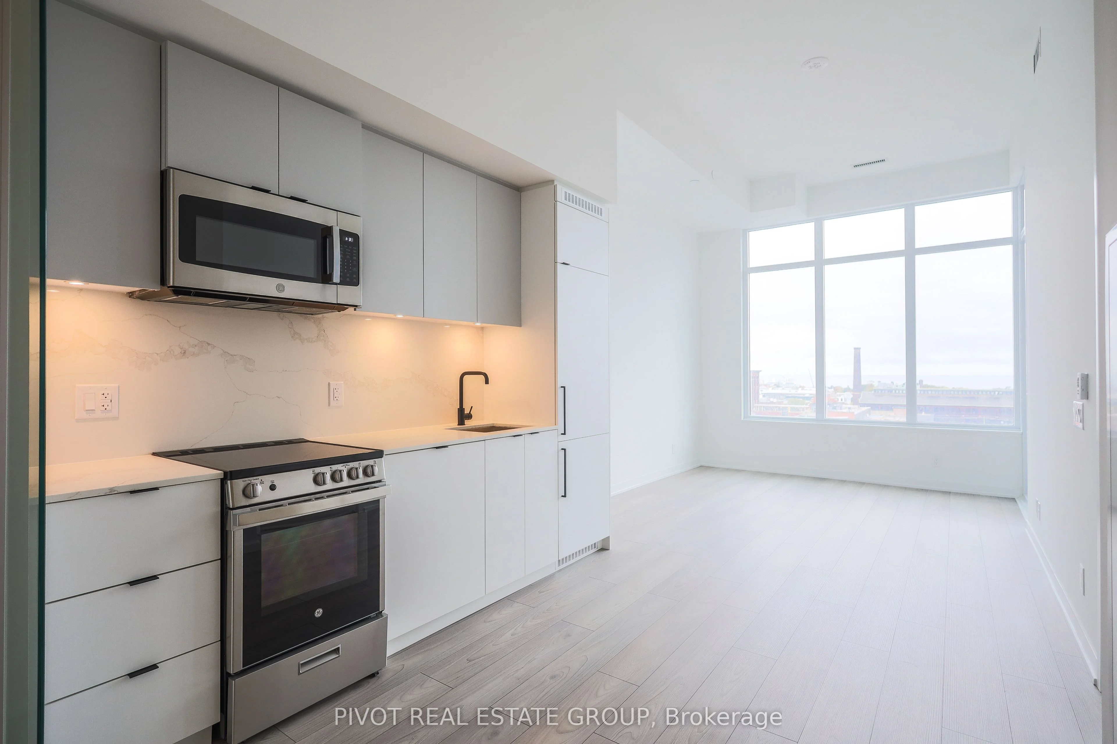 285 Dufferin Street 715, Toronto W01, ON M6K 0J2
