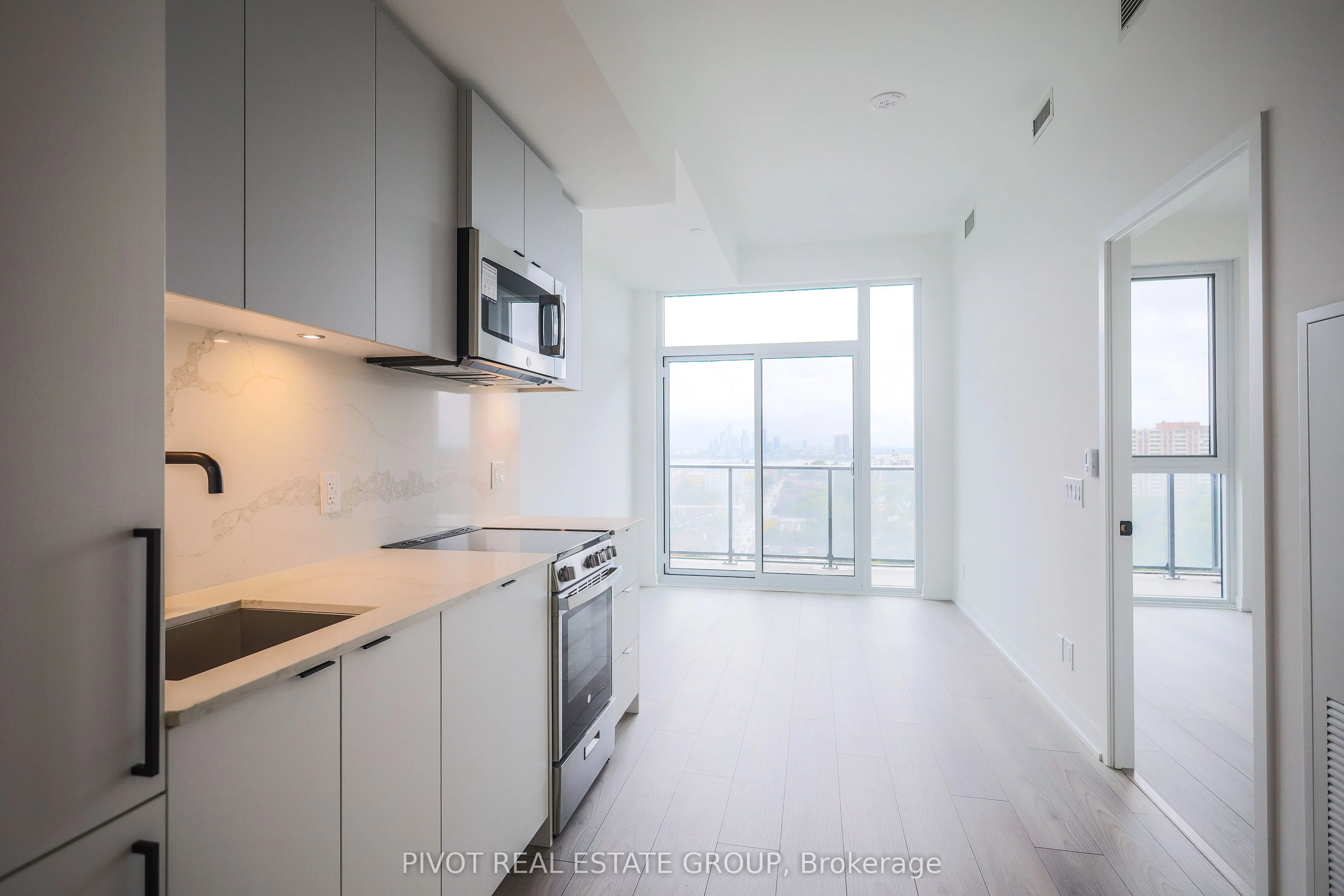 285 Dufferin Street 1406, Toronto W01, ON M6K 0J2