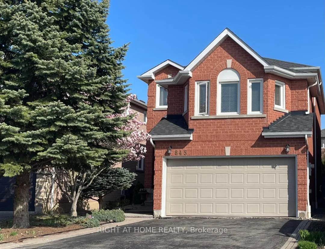 845 Mays Crescent, Mississauga, ON L5V 2G6