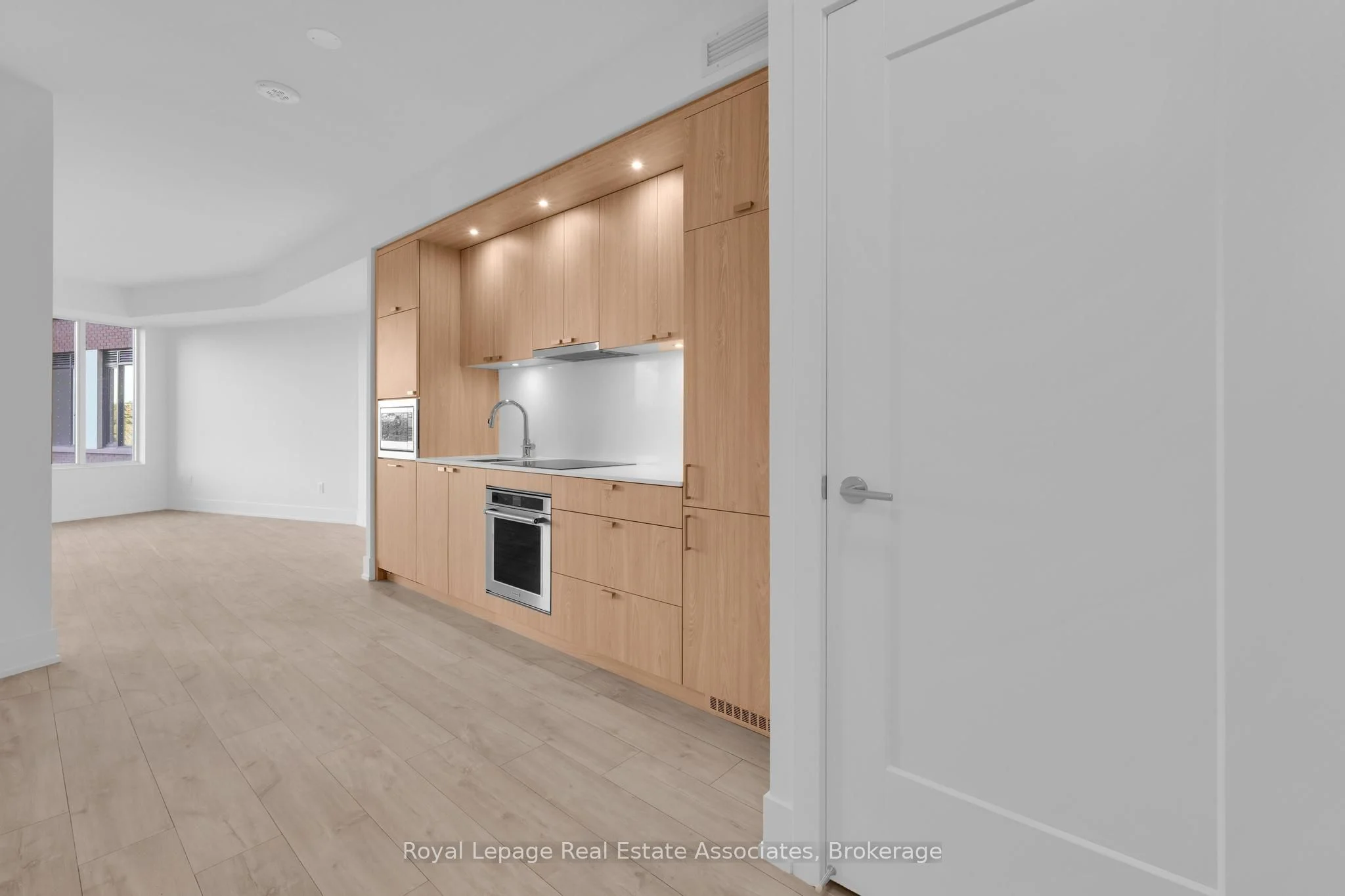 259 The Kingsway 330, Toronto W08, ON M9A 0G2
