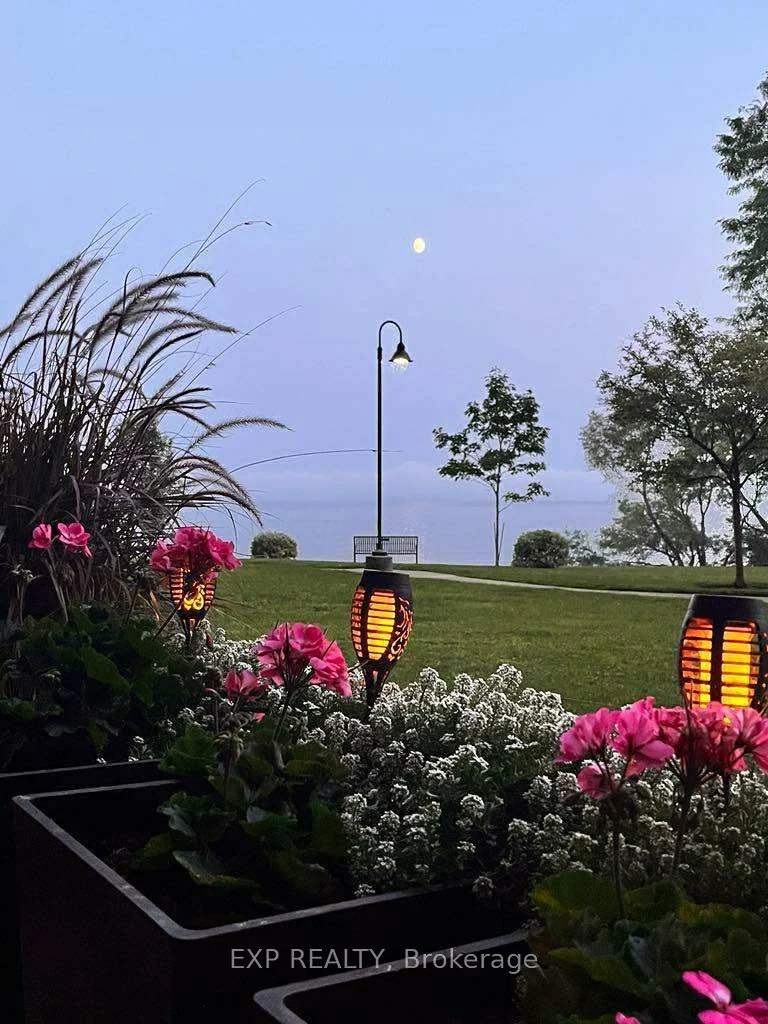5250 Lakeshore Road 104, Burlington, ON L7L 5L2
