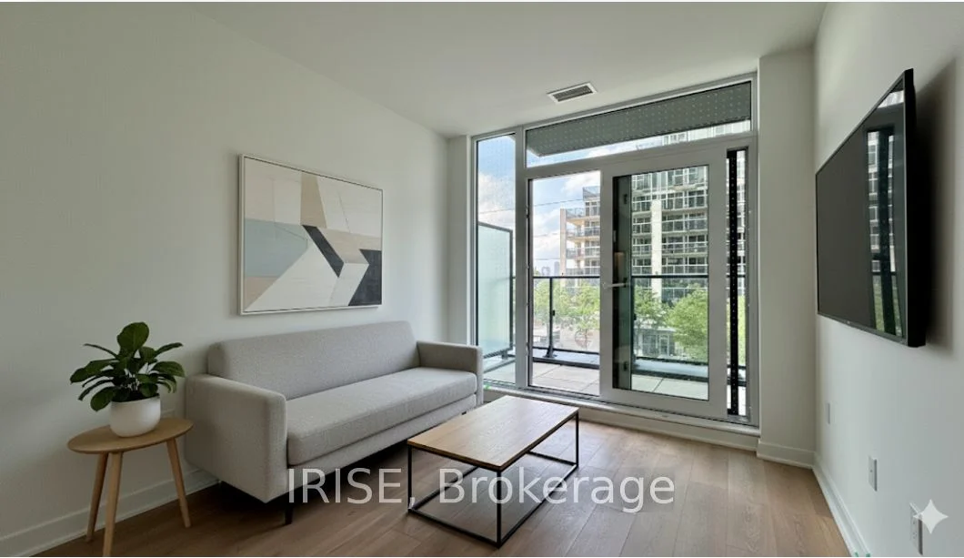 1037 The Queensway Street N 221, Toronto W08, ON M8Z 6C7