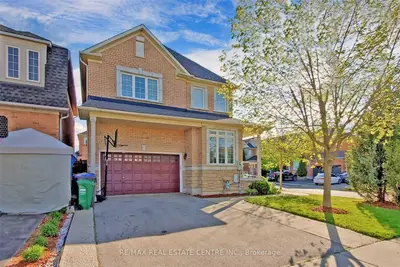 Detached in Brampton