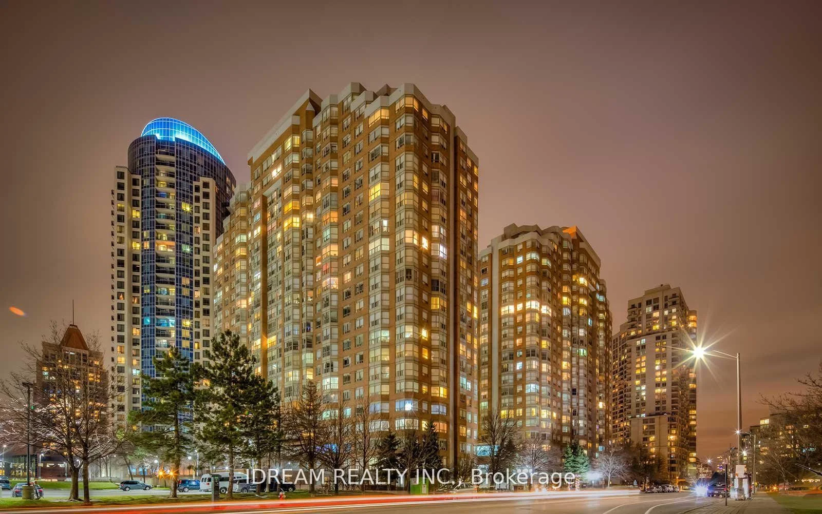 325 Webb Drive 903, Mississauga, ON L5B 3Z9