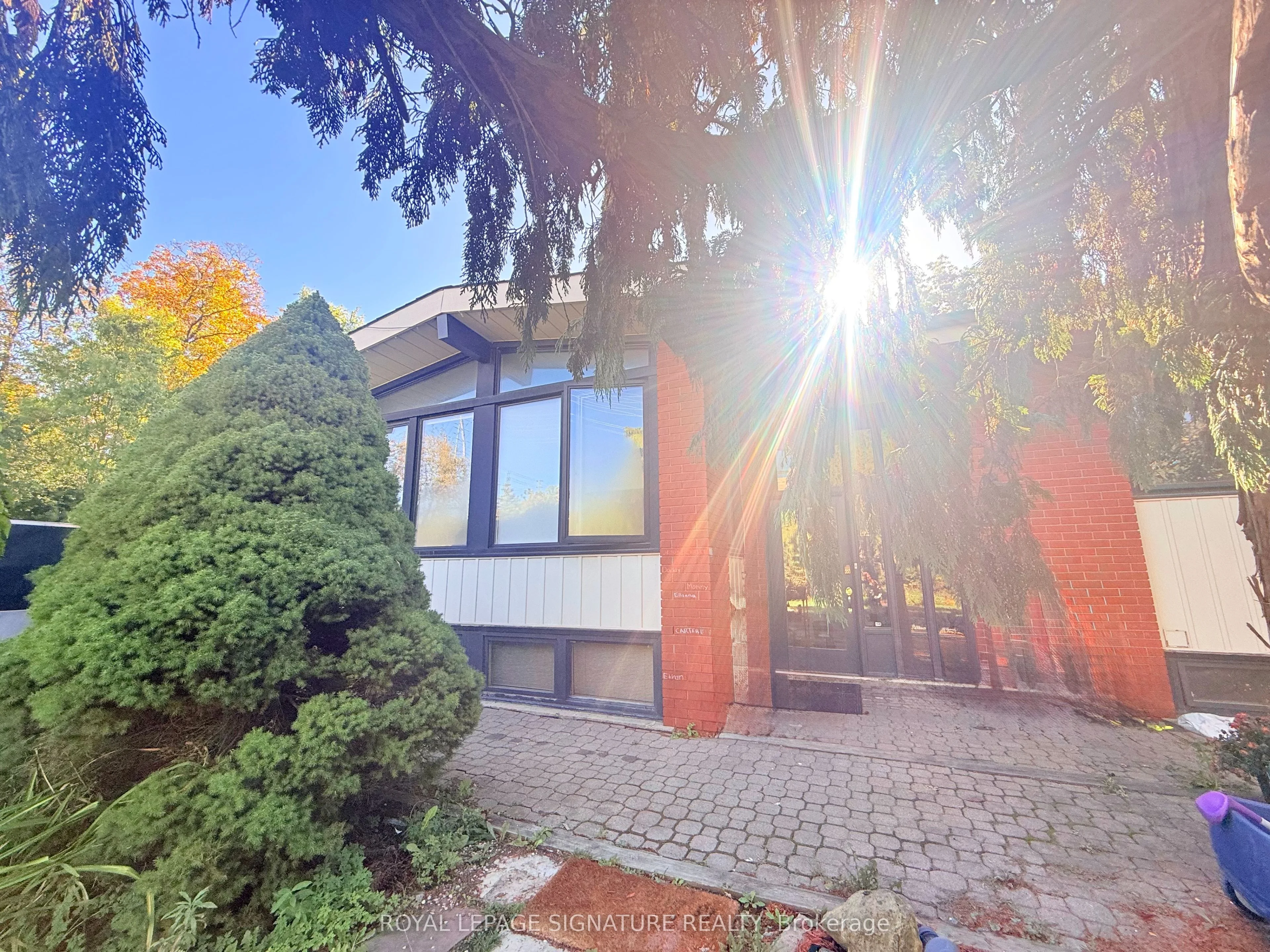 14 BURNHAMTHORPE Road W (MAIN), Oakville, ON L6M 4K4
