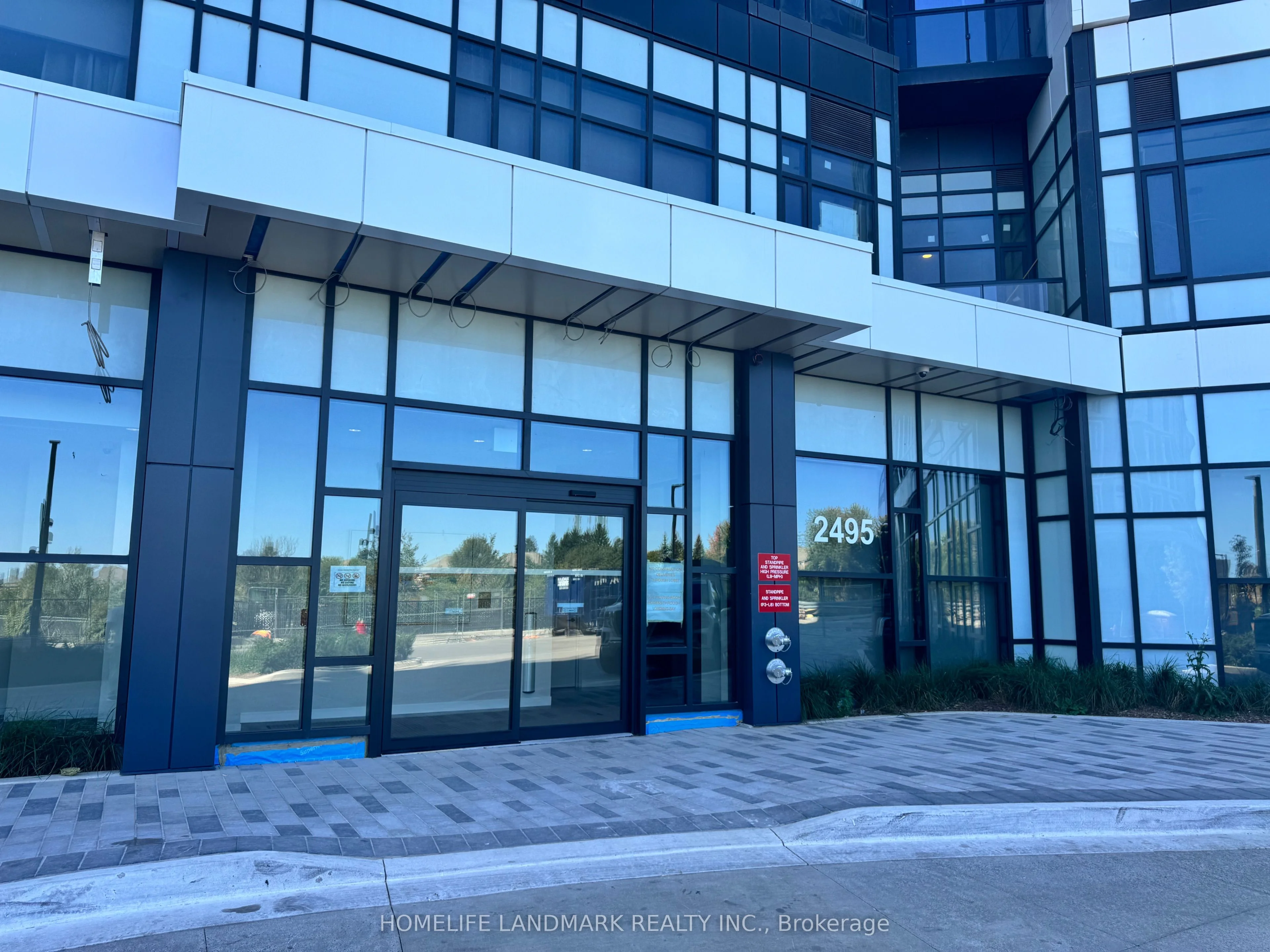 2495 Eglinton Avenue W 2202, Mississauga, ON L5R 3E7
