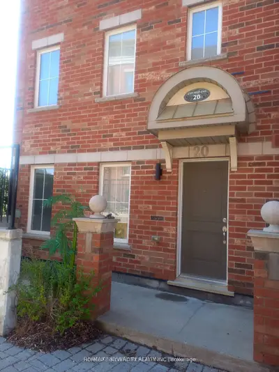Condo Townhouse in Oakville