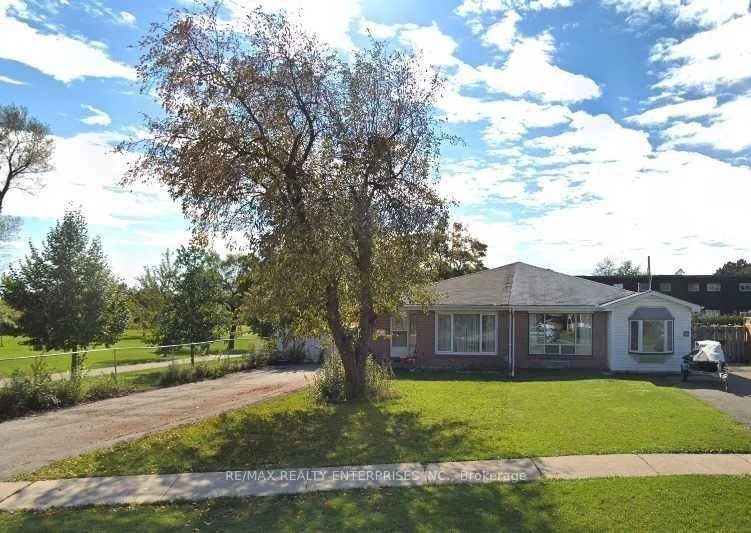 Semi-Detached in Brampton