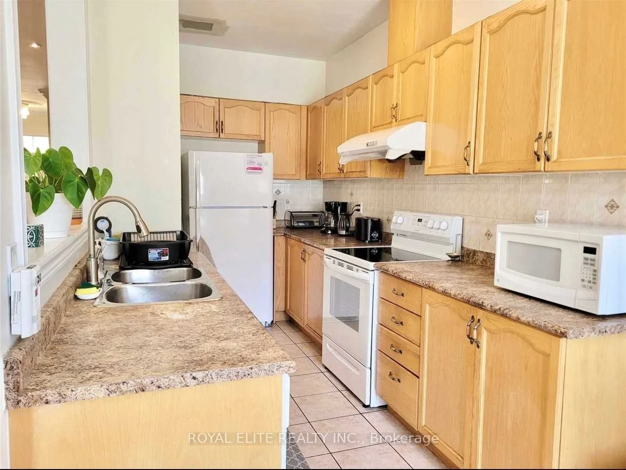 3395 Fountain Park Avenue, Mississauga, ON L5M 7E9