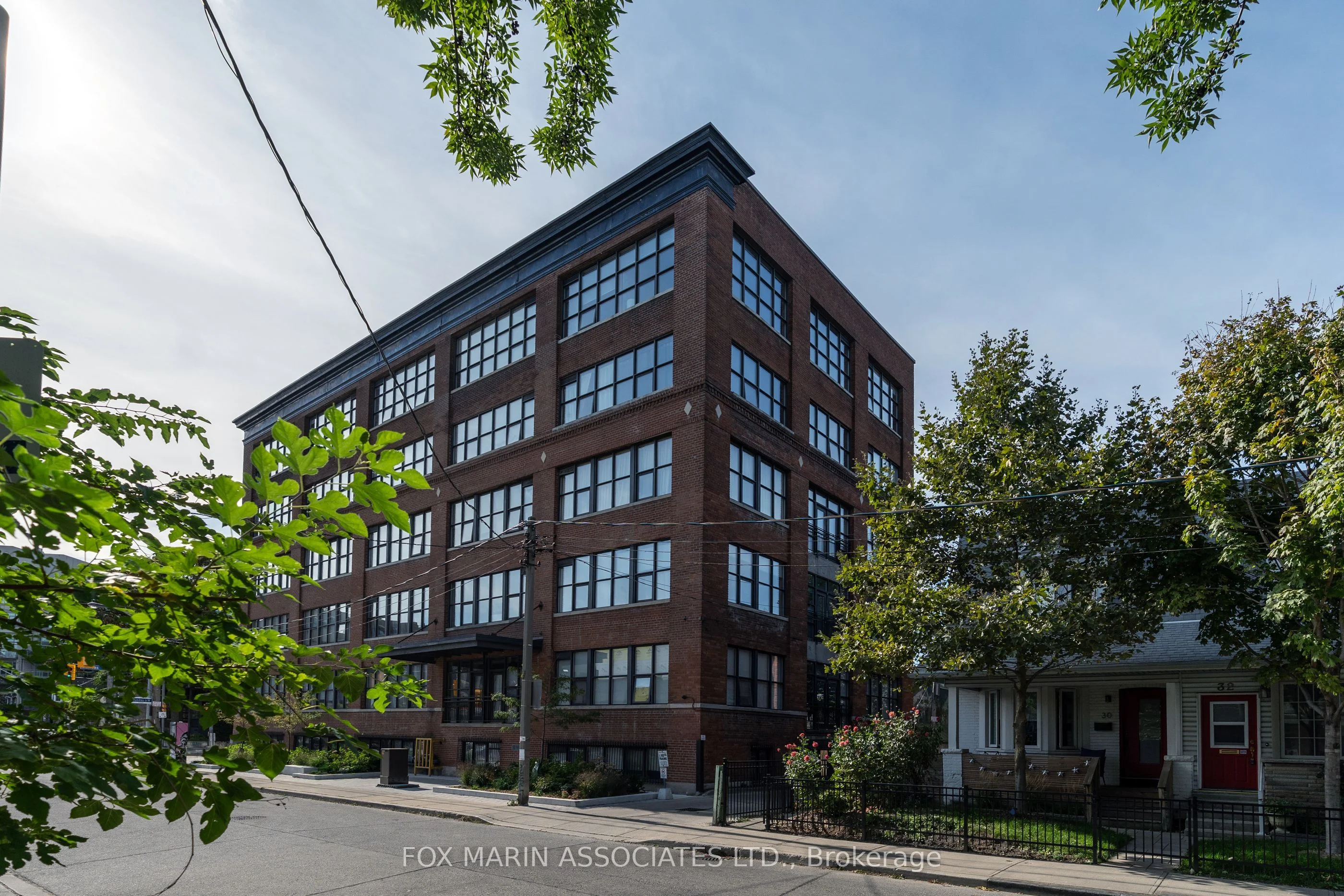 2154 Dundas Street W 401, Toronto W01, ON M6R 1X3