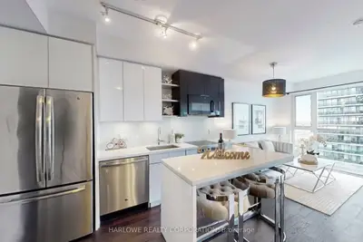 Condo Apartment in Toronto