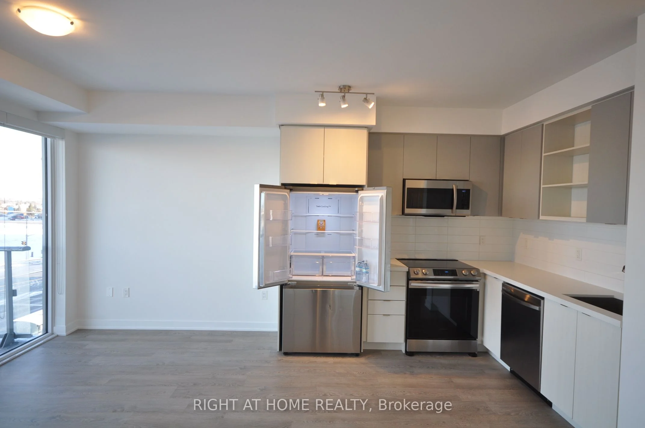 4675 Metcalfe Avenue 308, Mississauga, On L5m 0z8