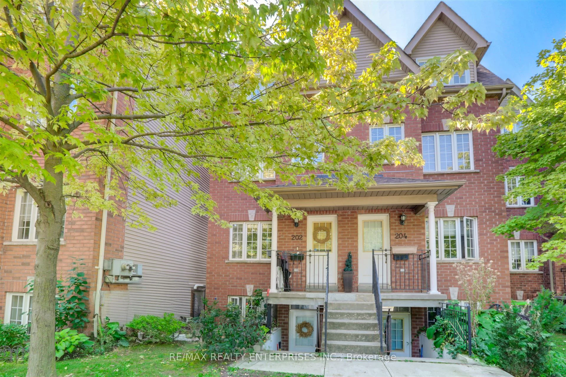 202 Whiltshire Avenue, Toronto W03, On M6n 5g2