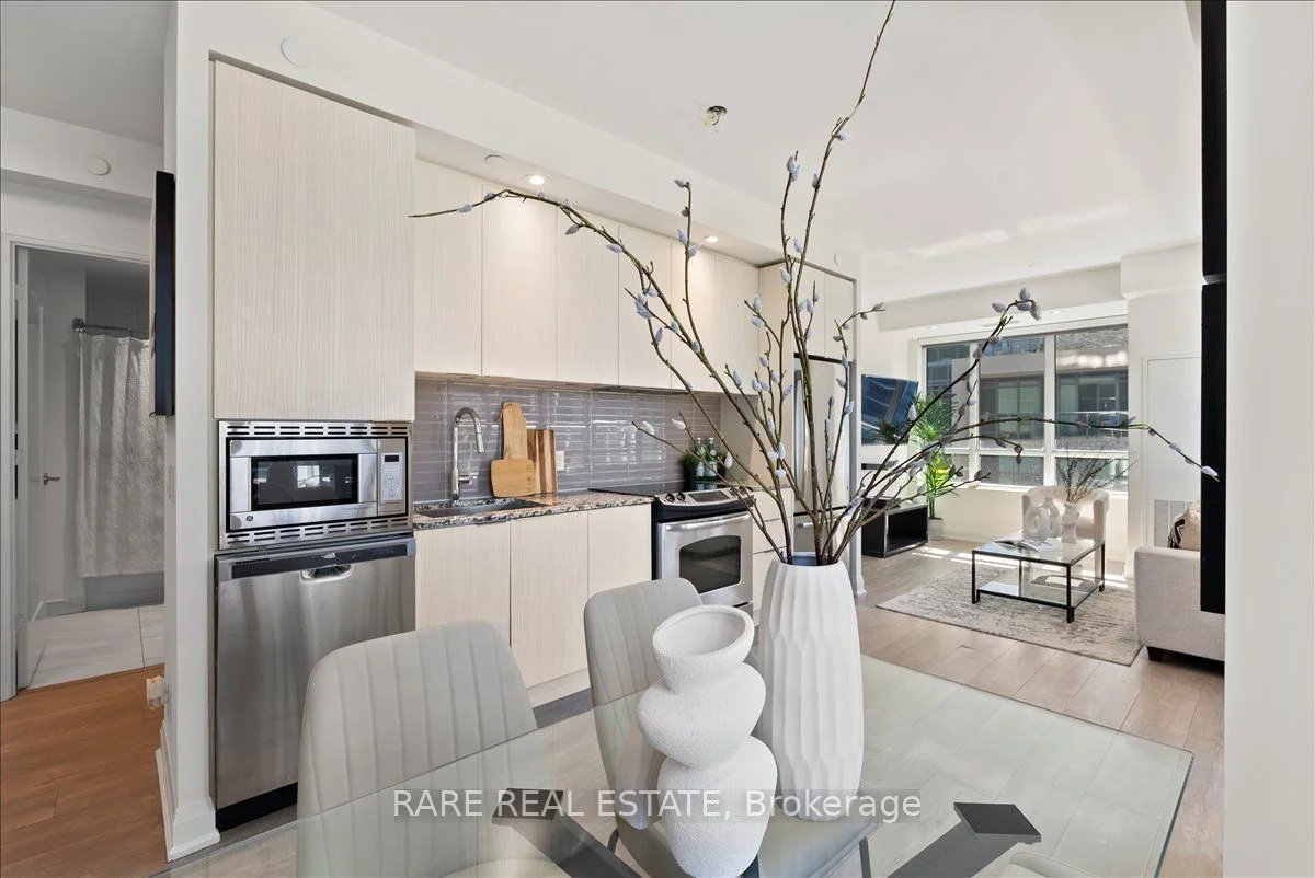 110 Marine Parade Drive 608, Toronto W06, ON M8V 0A3