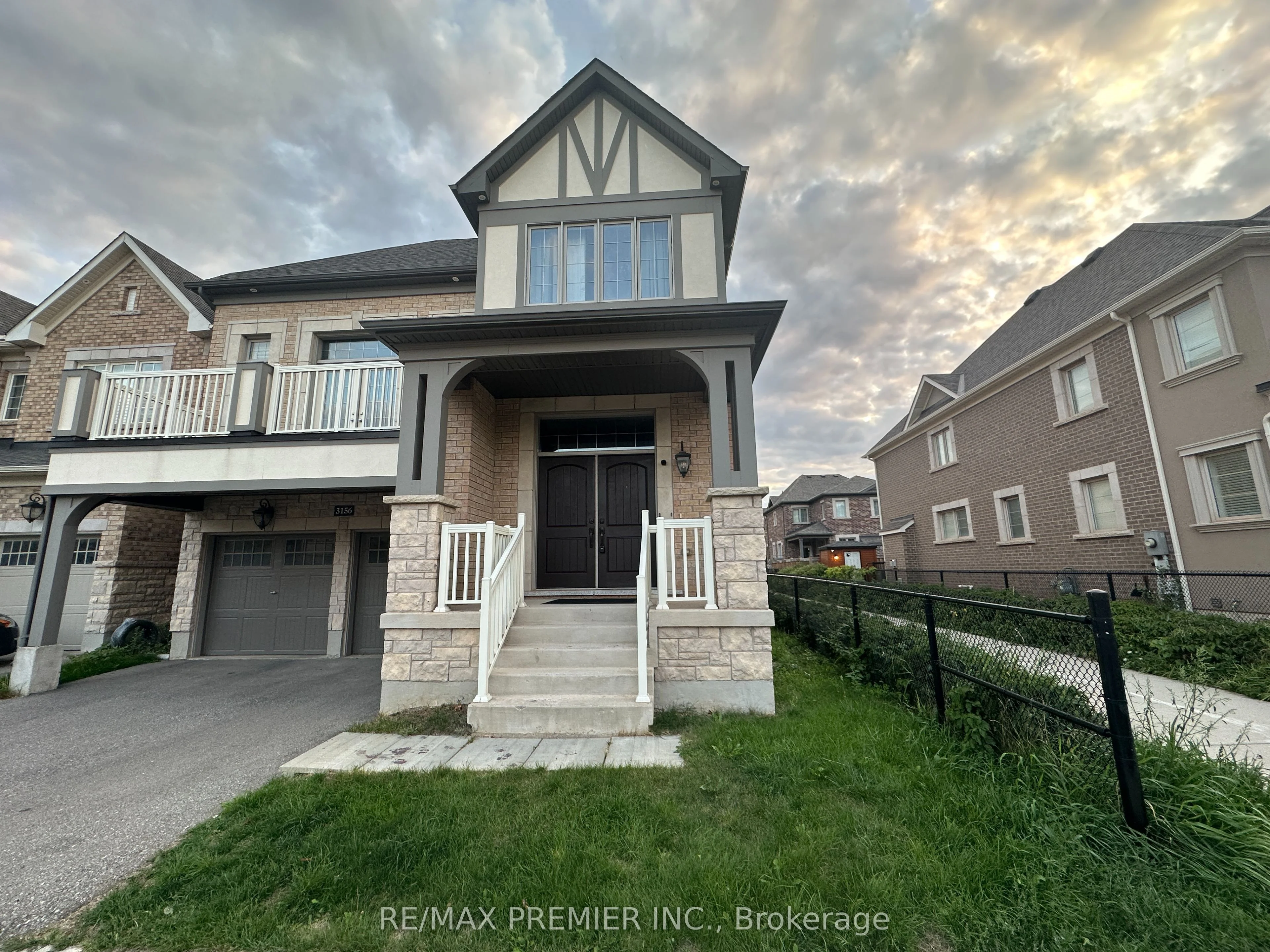 3156 Ernest Applebe Boulevard, Oakville, ON L6H 7C3