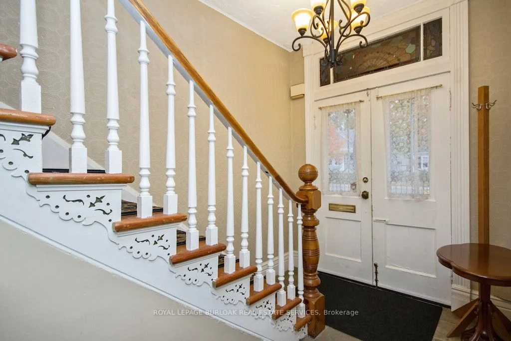 Detached in Burlington