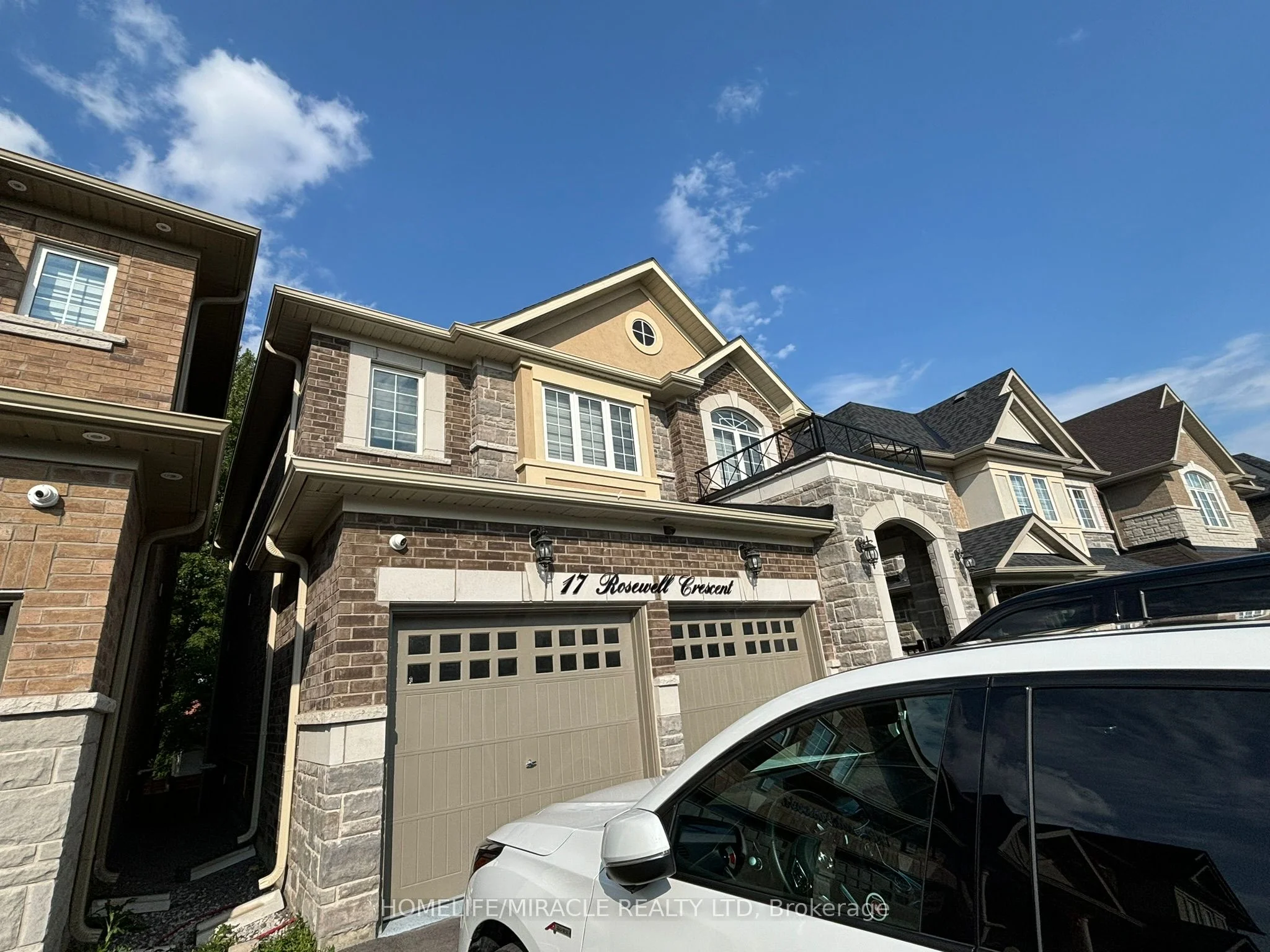 17 Rosewell Crescent, Halton Hills, ON L7G 0N3