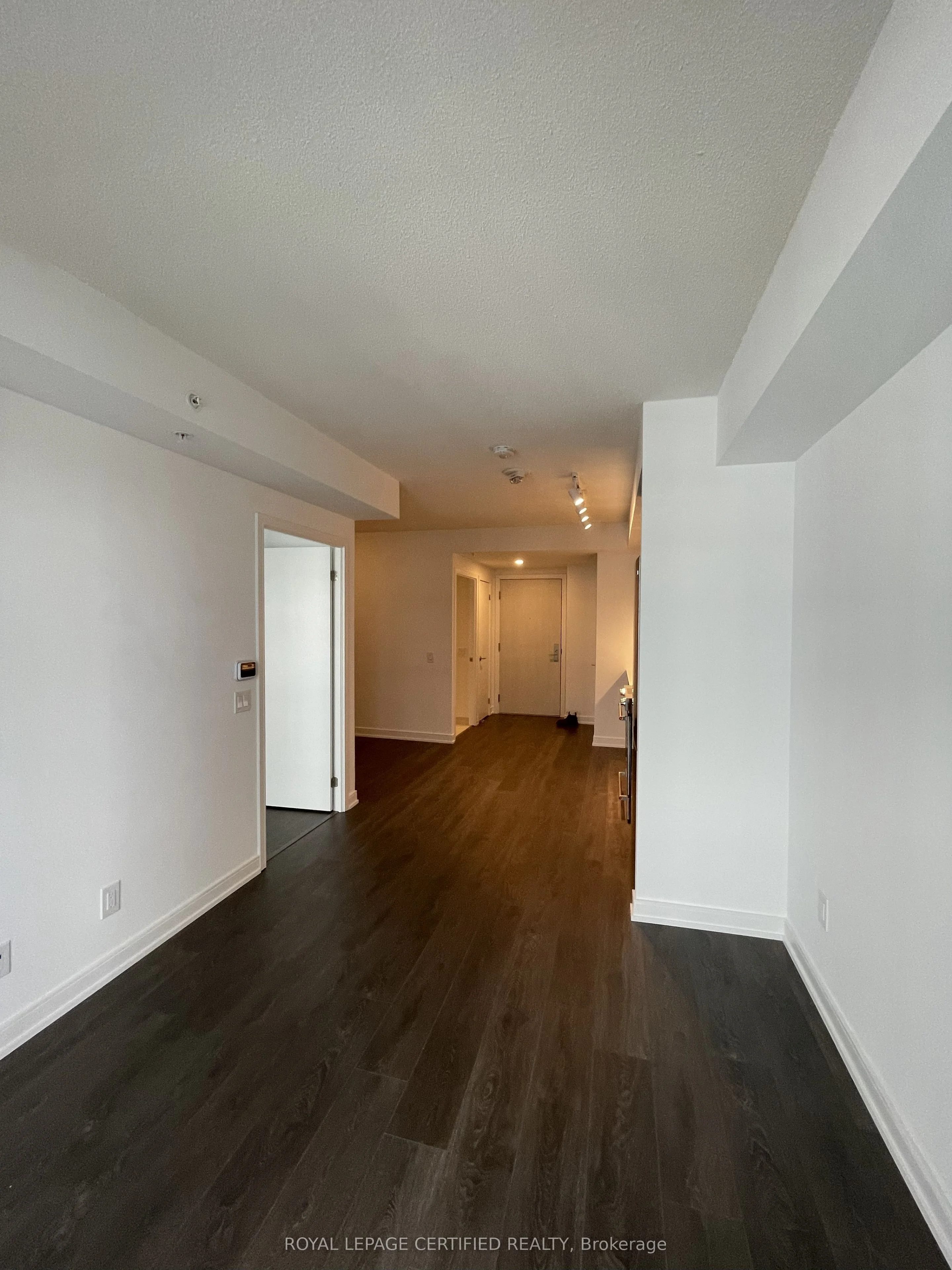 30 Samuel Wood Way 1106, Toronto W08, ON M9B 0C9