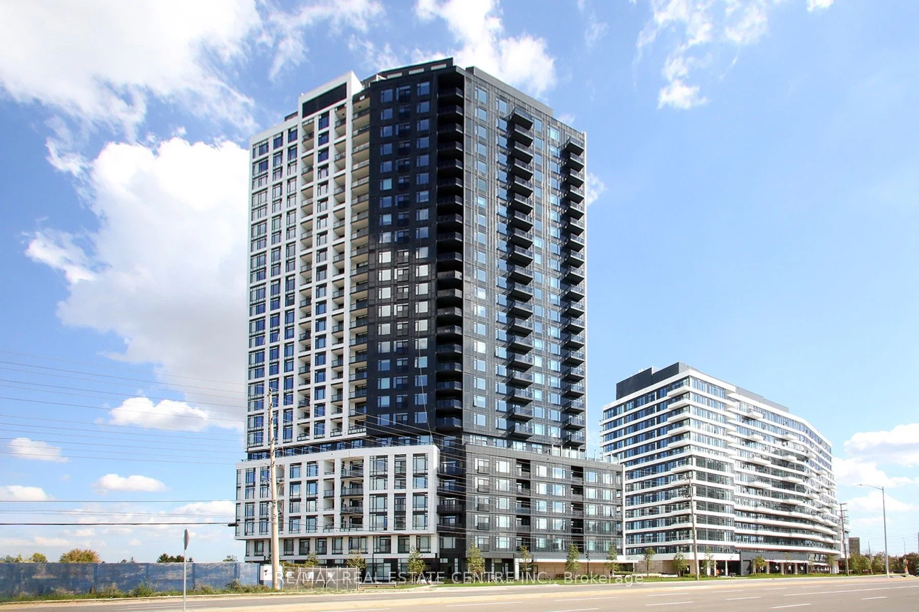 2495 Eglinton Avenue W 1506, Mississauga, ON L5M 2V8