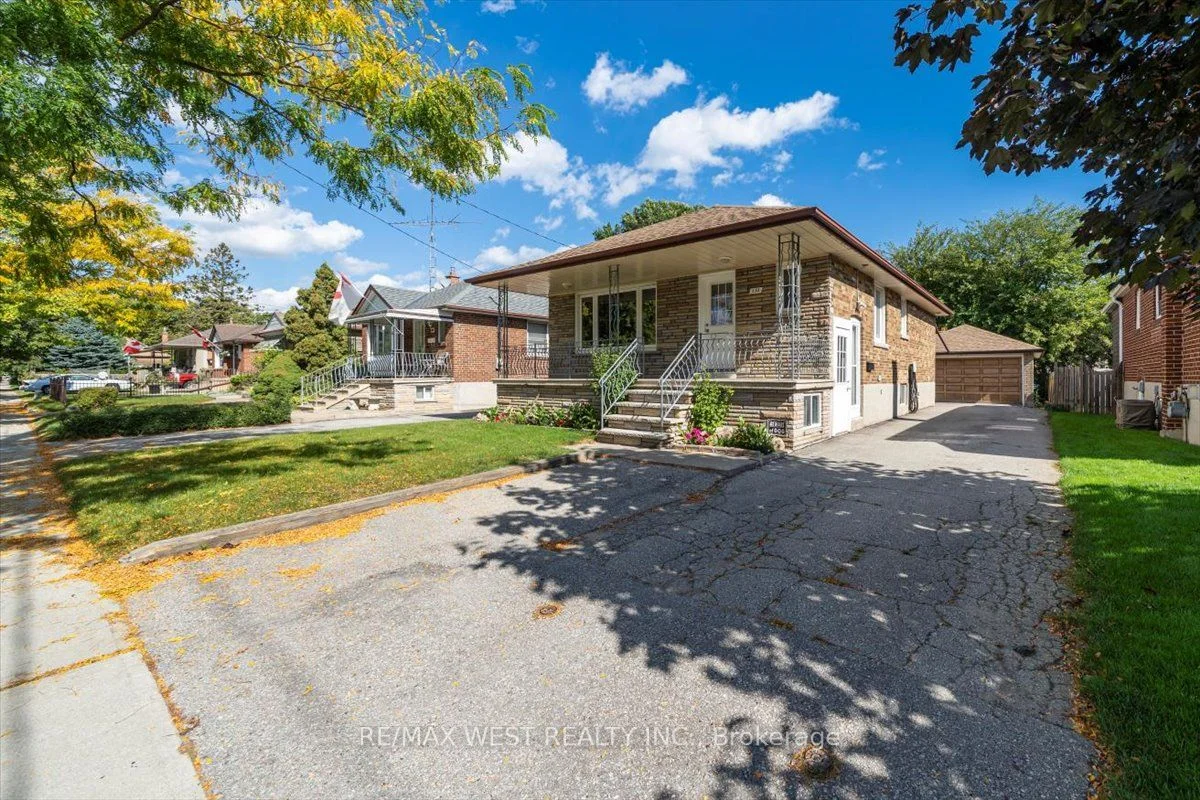 233 Gamma Street, Toronto W06, ON M8W 4G7