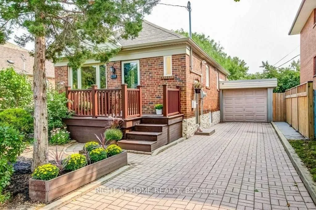 479 Rimilton Avenue, Toronto W06, ON M8W 2H2