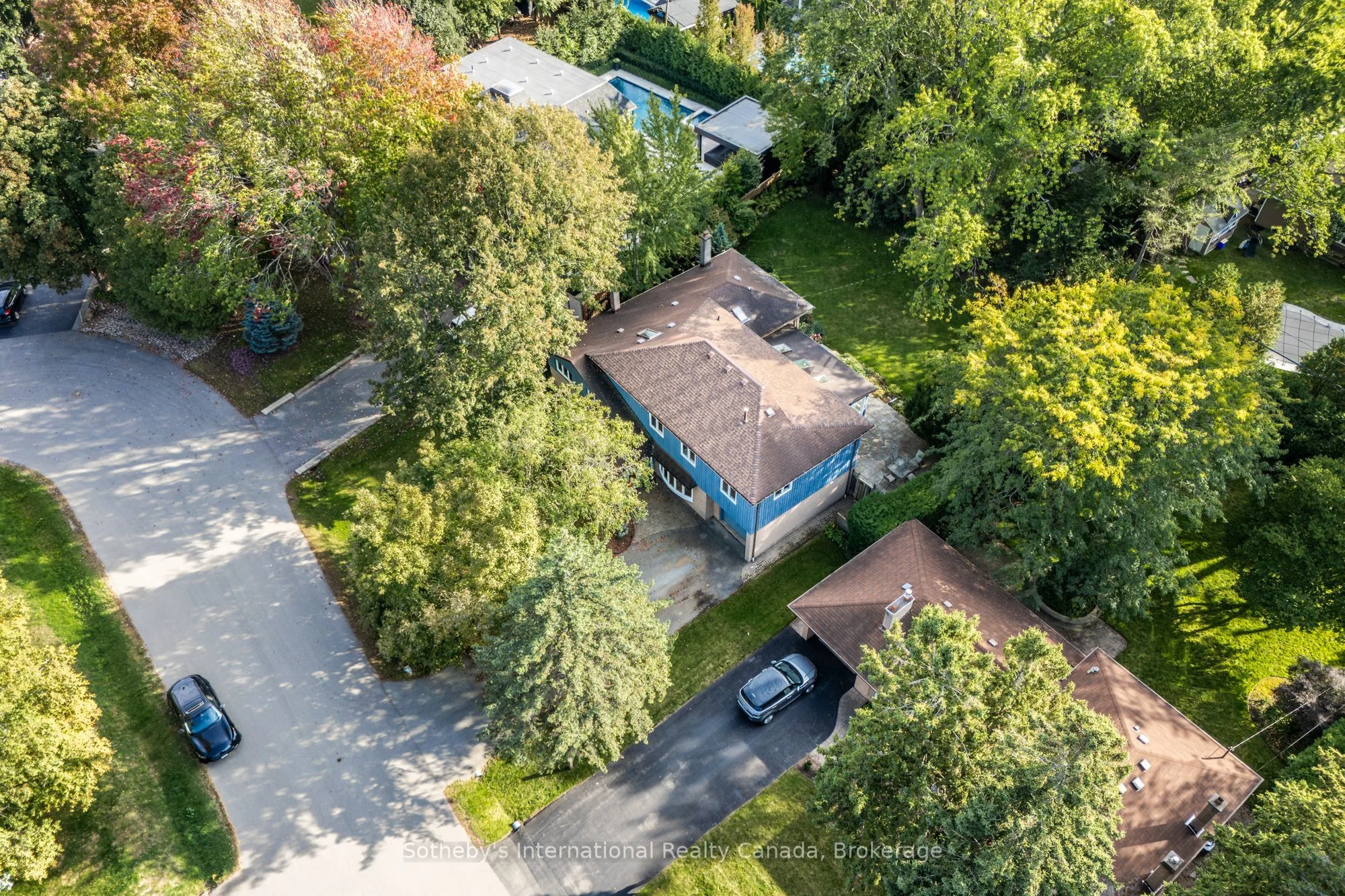 98 Selgrove Crescent, Oakville, ON L6L 1L3
