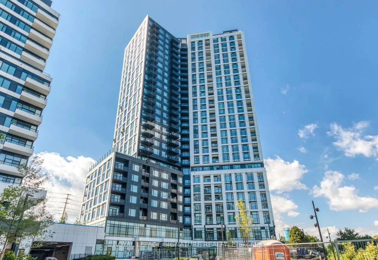 2495 Eglinton Avenue W 1406, Mississauga, ON L5M 2T2