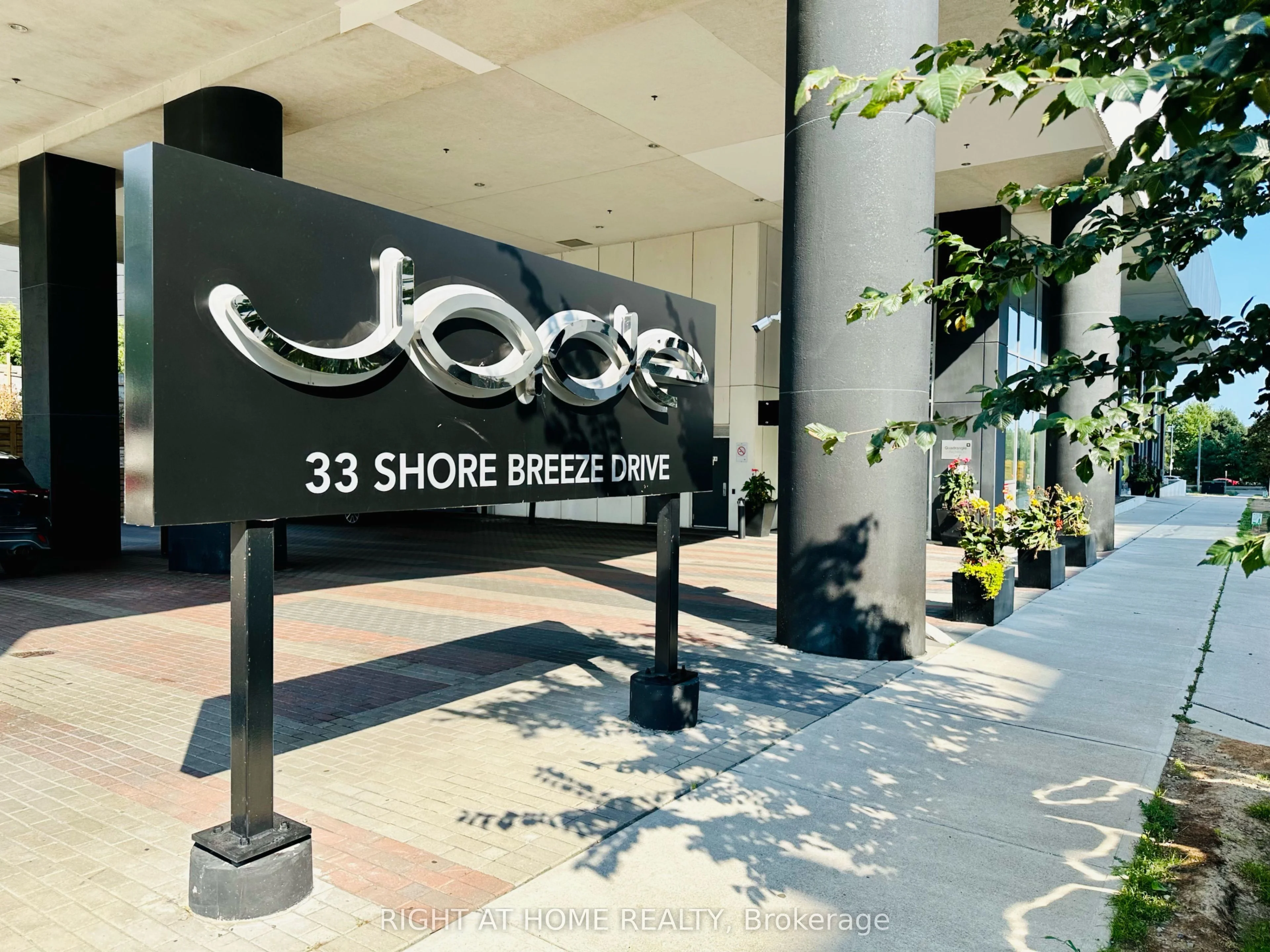 33 Shore Breeze Drive 504, Toronto W06, On M8v 0g1