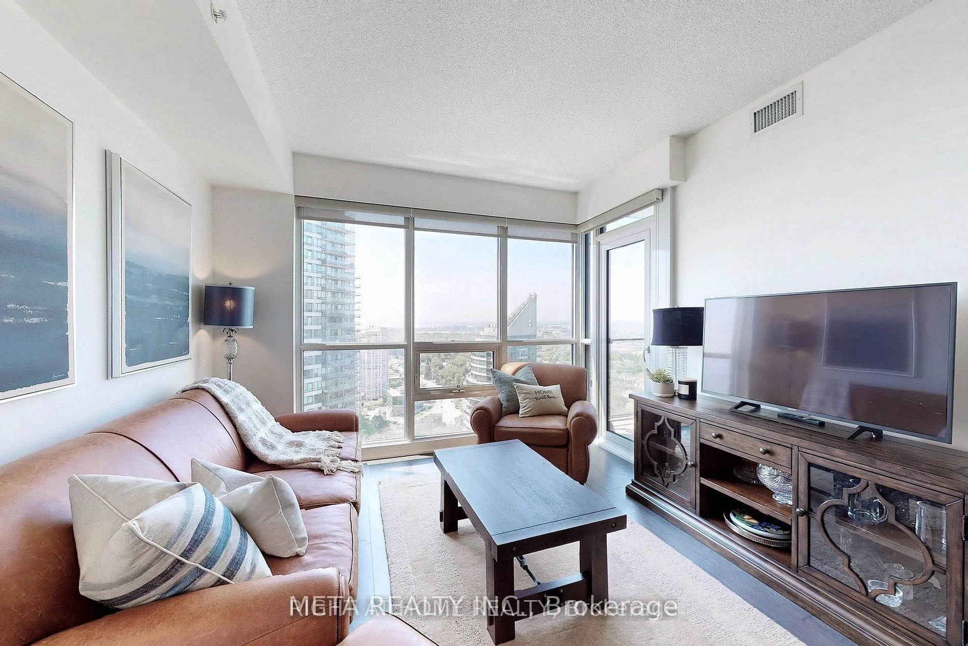 2212 Lake Shore Boulevard W 3605, Toronto W06, ON M8V 1A4