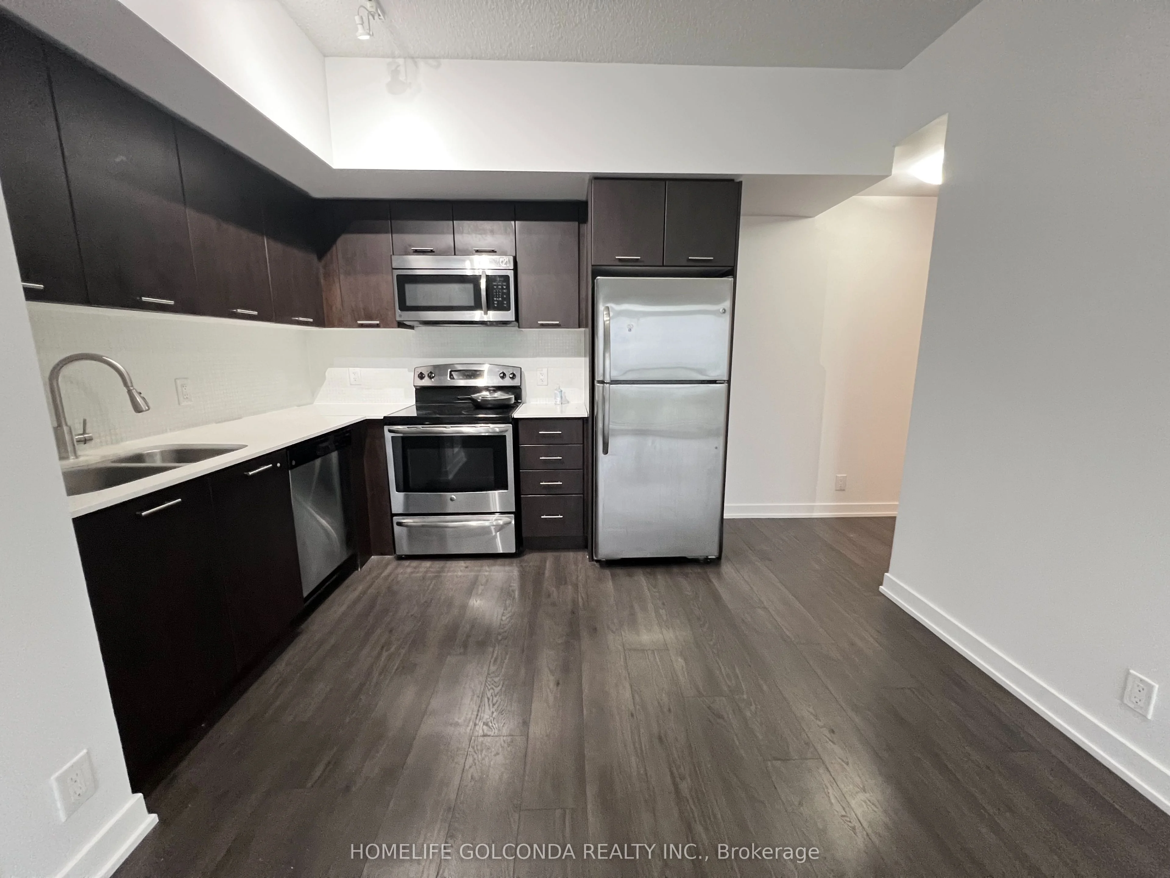 2200 Lake Shore Boulevard W 1110, Toronto W06, ON M8V 1A2