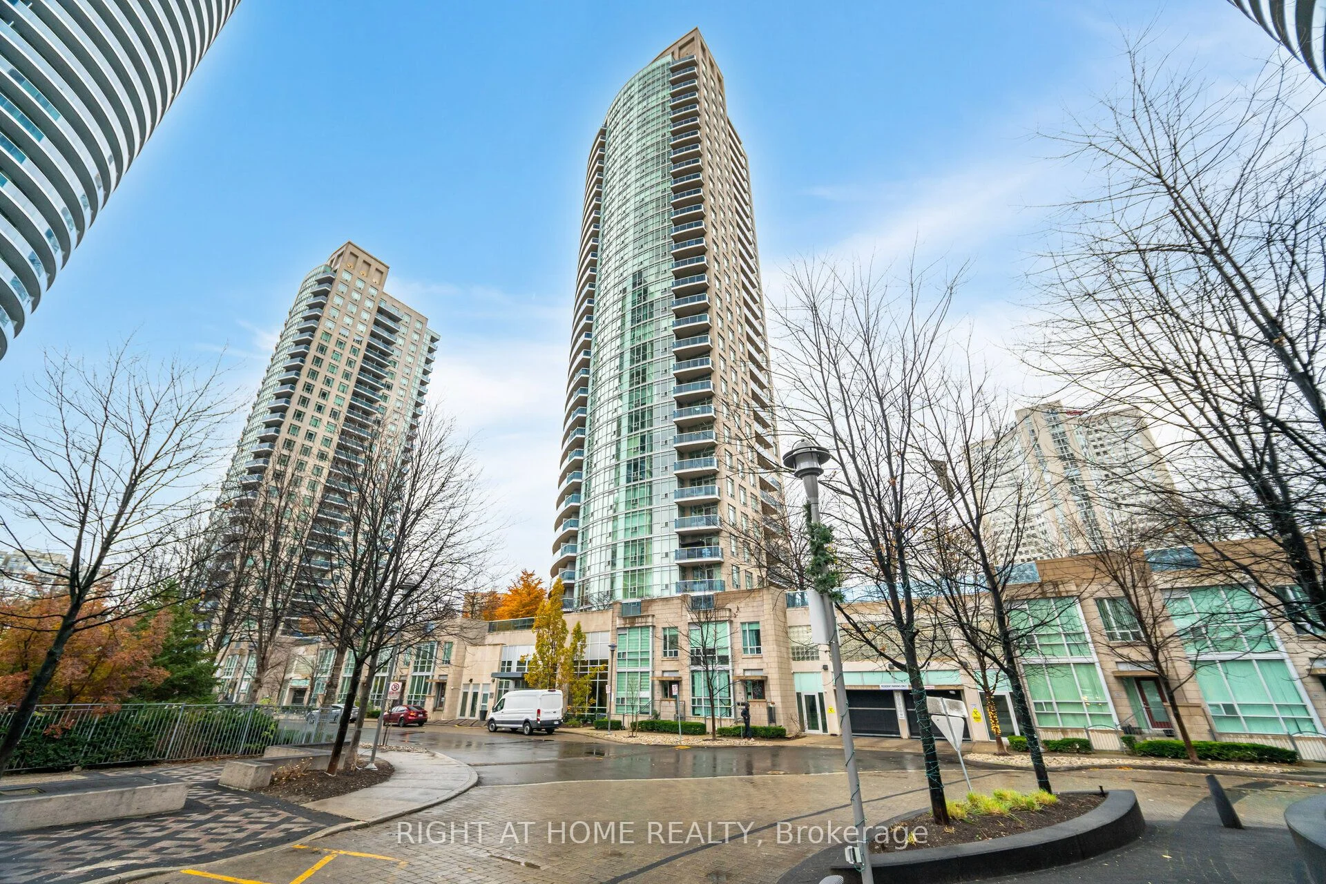 70 Absolute Avenue 1002, Mississauga, On L4z 0a4