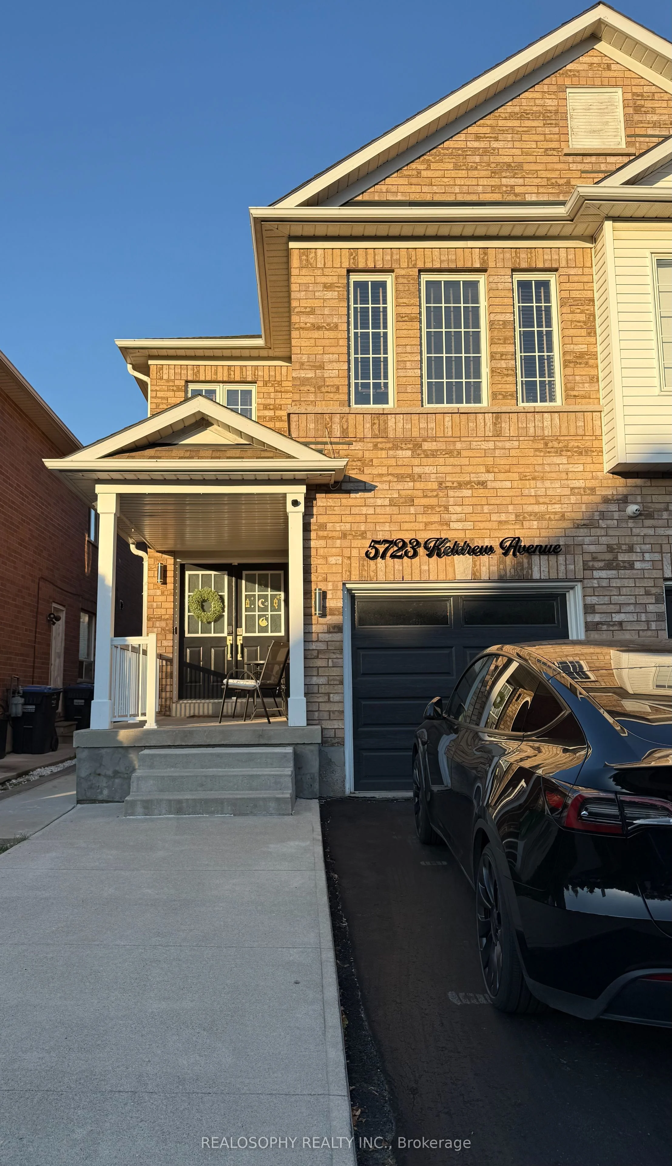 5723 Keldrew Avenue, Mississauga, ON L5M 7B9