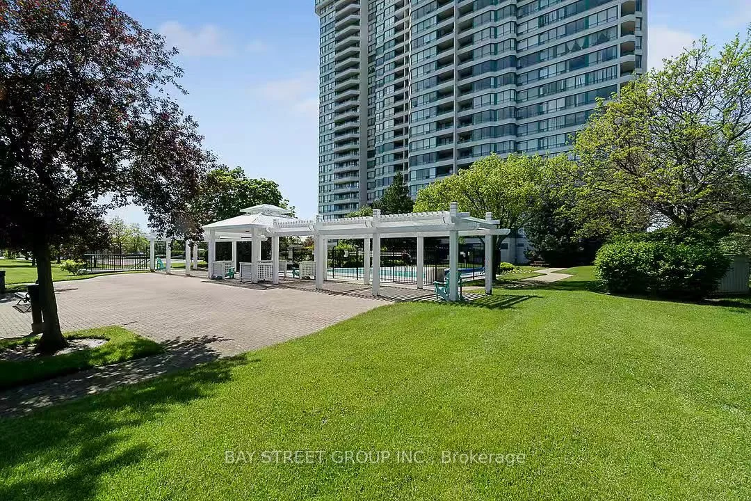 550 Webb Drive 2407, Mississauga, On L5b 3y4