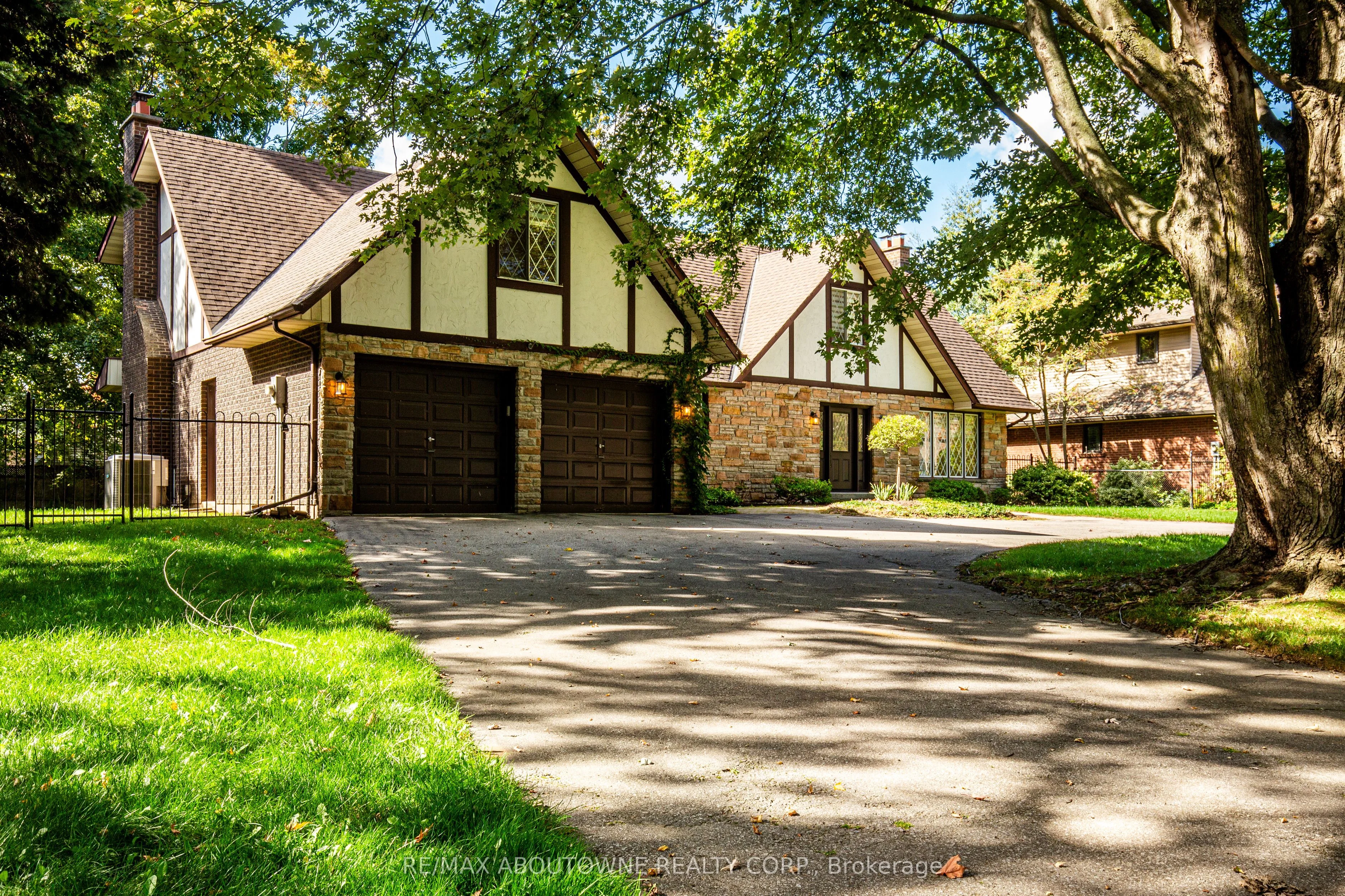 30 Birkbank Drive, Oakville, ON L6J 4Y9