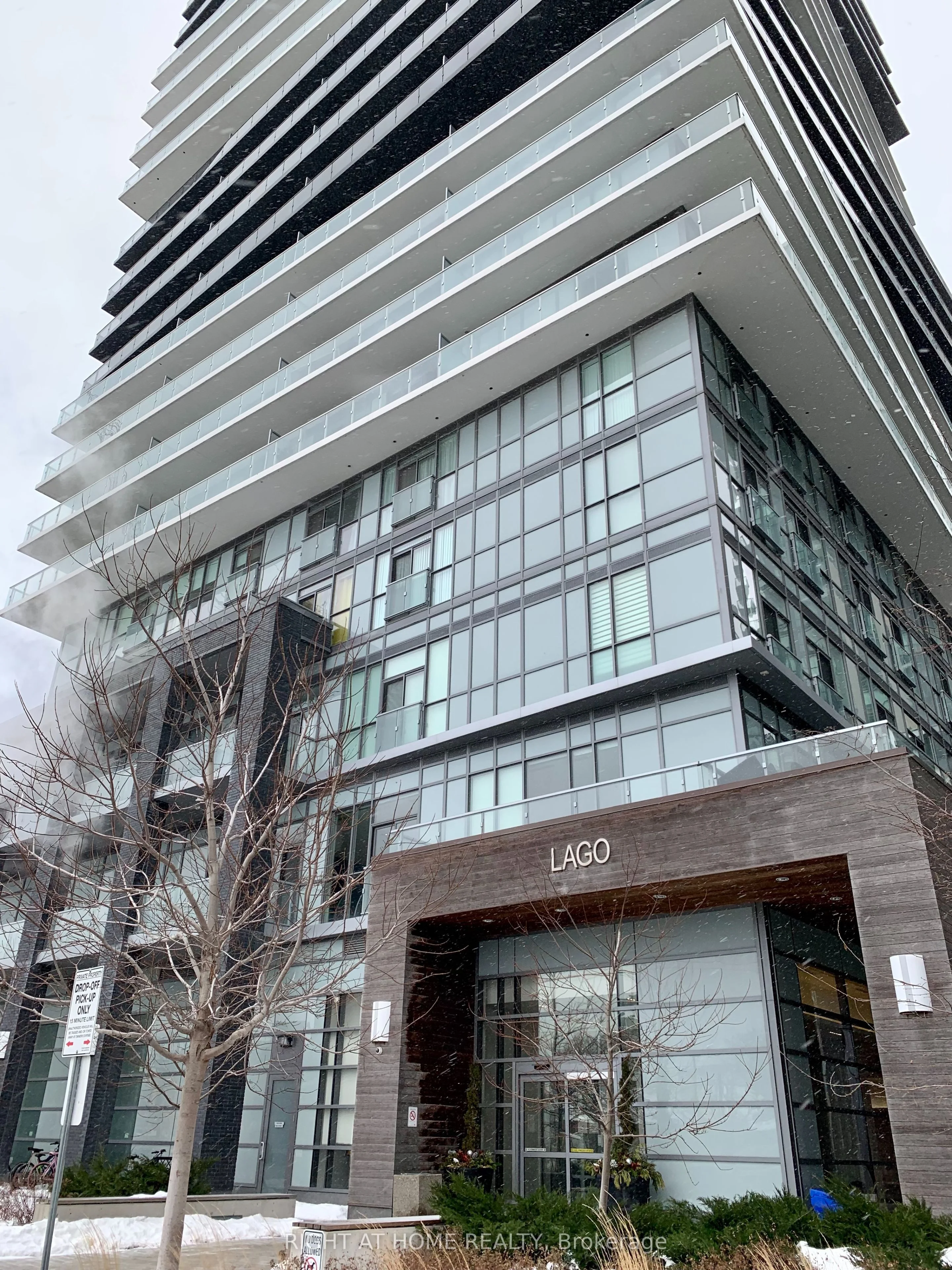 56 ANNIE CRAIG Drive 2506, Toronto W06, ON M8V 0C8