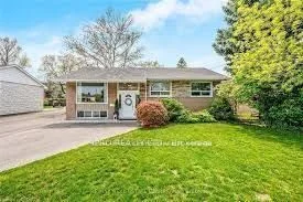 546 SHERIN Drive, Oakville, ON L6L 4J8
