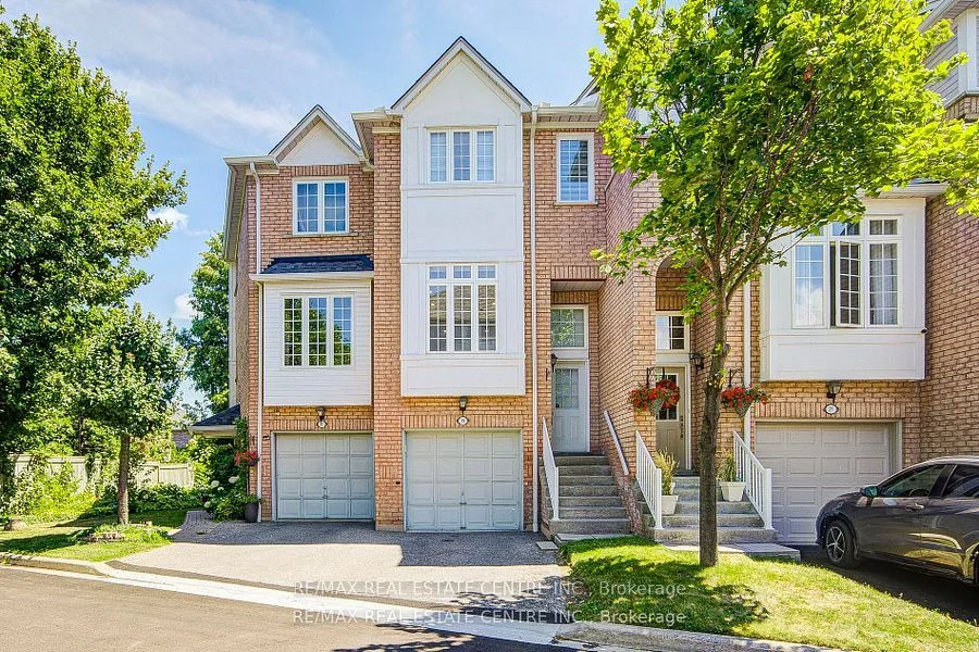 280 Hillcrest Avenue 19, Mississauga, ON L5B 4L3